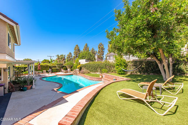 3581 Rachael Avenue, Simi Valley CA: https://media.crmls.org/mediaz/b232e29f-8f82-48f1-9c3e-a8f696c9463e.jpg
