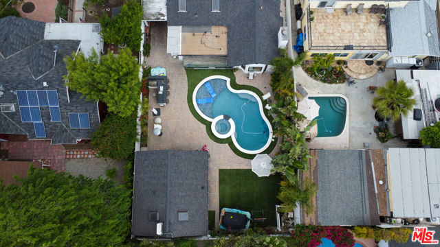 12322 Sylvan Street, North Hollywood CA: https://media.crmls.org/mediaz/b232eda5-2b0d-4e61-a2db-373fa6252dbc.jpg
