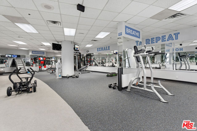 4316 Marina City Drive, Marina del Rey CA: https://media.crmls.org/mediaz/b232fbb3-62e6-4c1b-a14c-2bb0f3a7efb9.jpg