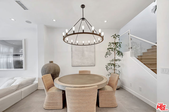 6442 Lunita Road, Malibu CA: https://media.crmls.org/mediaz/b2340658-4d43-4d5e-a50e-3a2c446c10e4.jpg