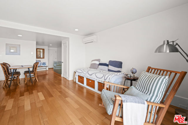 23908 De Ville Way, Malibu CA: https://media.crmls.org/mediaz/b2341446-c89f-4536-95ea-753c7887f0b6.jpg
