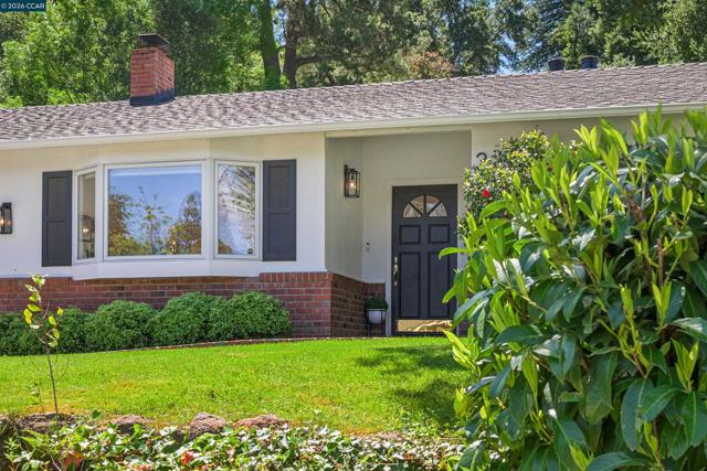 3231 Camino Colorados, Lafayette CA: https://media.crmls.org/mediaz/b23486de-2929-46c3-b45f-728c45707b41.jpg