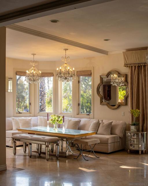 459 Flores De Oro, Rancho Santa Fe CA: https://media.crmls.org/mediaz/b234ec24-0b53-4aea-b462-19f4502aec14.jpg