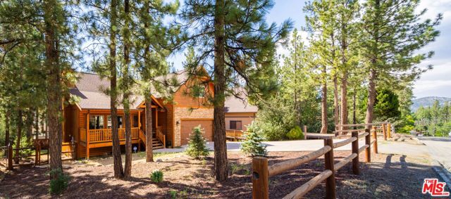 919 Mcalister Road, Big Bear City CA: https://media.crmls.org/mediaz/b234ee65-b379-47ce-acc7-663f4e80b072.jpg