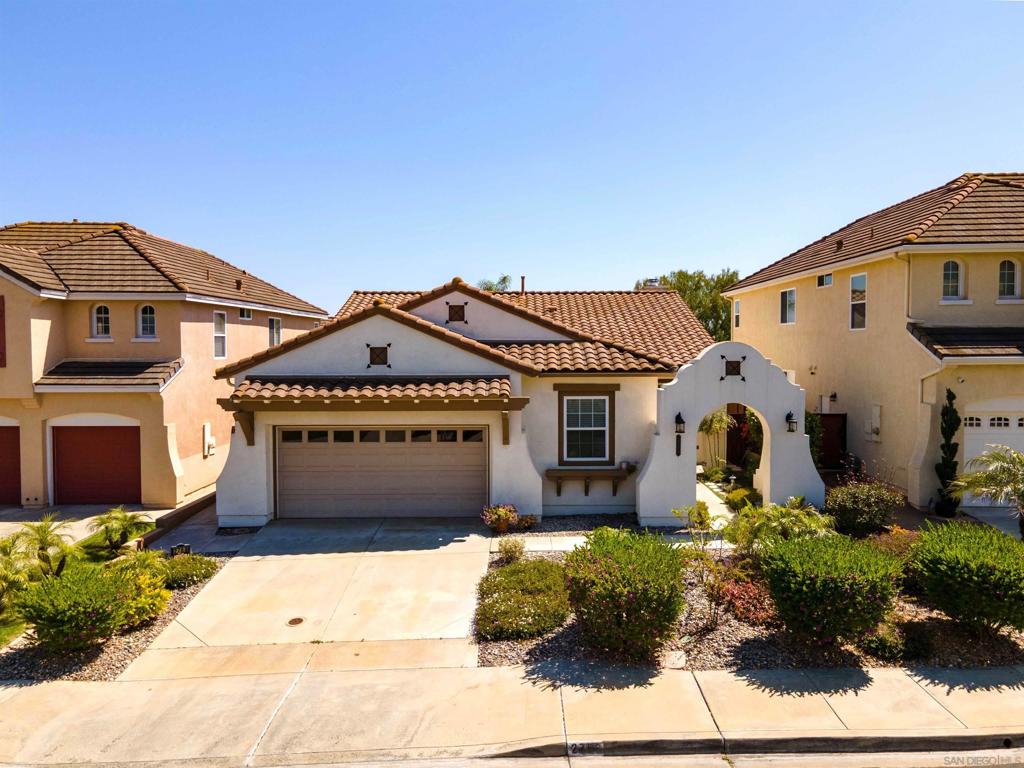 2768 Valleycreek Dr