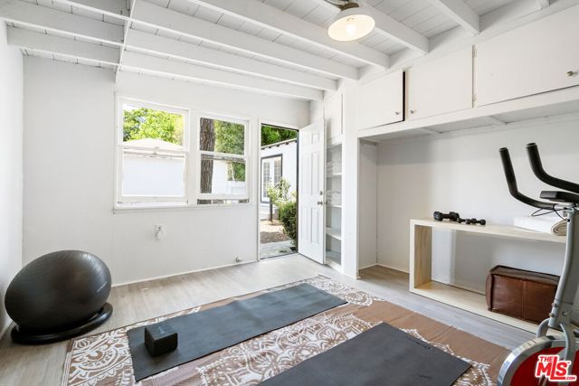 3340 Cardiff Avenue, Los Angeles CA: https://media.crmls.org/mediaz/b23593b8-a741-40d0-be83-0e142a36efc4.jpg