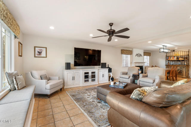 Detail Gallery Image 15 of 30 For 1894 Rambling Rd, Simi Valley,  CA 93065 - 4 Beds | 3 Baths