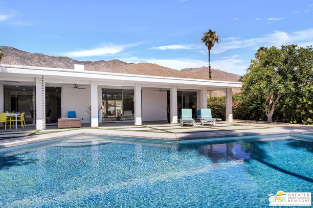 2566 S Calle Palo Fierro, Palm Springs CA: https://media.crmls.org/mediaz/b2361134-cff9-4d4f-8a5b-403c7059e93c.jpg