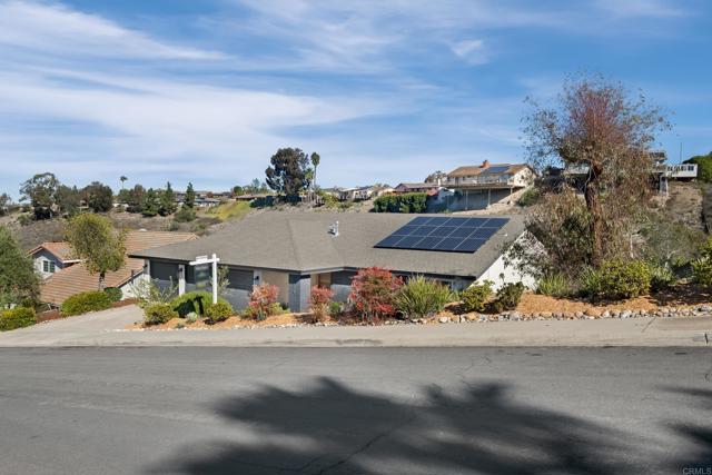 Detail Gallery Image 4 of 57 For 2134 Flying Hills Ln, El Cajon,  CA 92020 - 4 Beds | 3 Baths