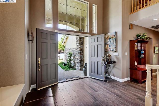 3761 SMALLWOOD COURT, Pleasanton CA: https://media.crmls.org/mediaz/b2369311-7b98-4efc-acfd-a4a416caf650.jpg