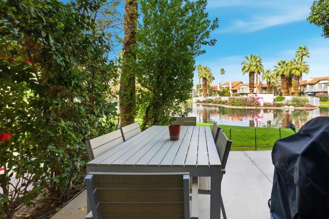 79798 Olympia, La Quinta CA: https://media.crmls.org/mediaz/b236eee2-e9c8-4f92-9723-9d4d5c4e6b4c.jpg