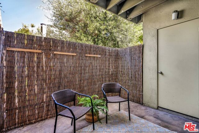 4818 Hollow Corner Road, Culver City CA: https://media.crmls.org/mediaz/b237715d-a17e-42ca-9dbb-12bc9d1967c0.jpg