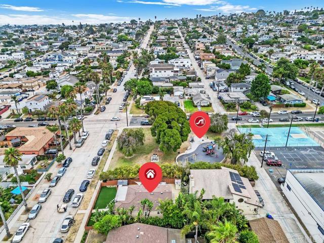 4725 Saratoga Avenue, San Diego CA: https://media.crmls.org/mediaz/b237d09e-d696-42eb-aca8-69ae0cb2acfd.jpg