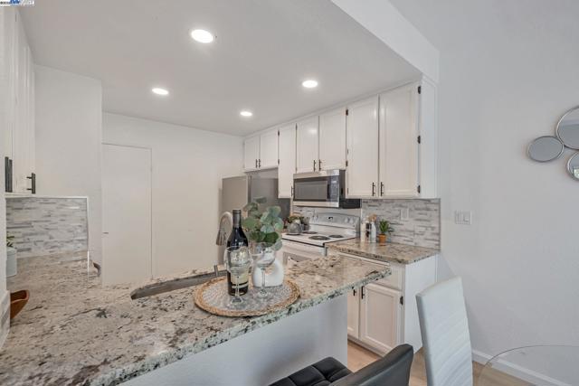 34319 Platinum Ter, Fremont CA: https://media.crmls.org/mediaz/b238253d-7747-4d50-9756-5b8a77ae3a17.jpg