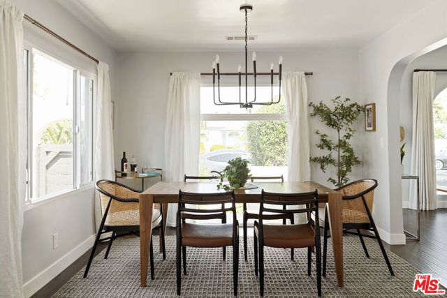 2907 Potomac Avenue, Los Angeles CA: https://media.crmls.org/mediaz/b238c6f5-ec0c-40f3-adc8-6ba1148c3ae5.jpg