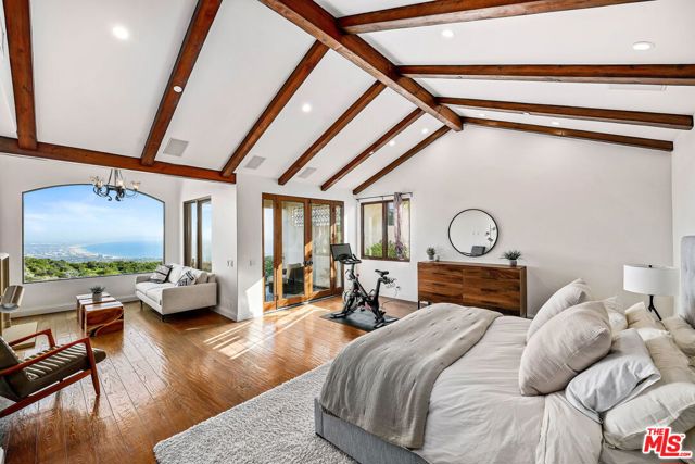 1853 Chastain, Pacific Palisades CA: https://media.crmls.org/mediaz/b2390d2b-ea49-44dd-a0ad-9de2e30023f8.jpg