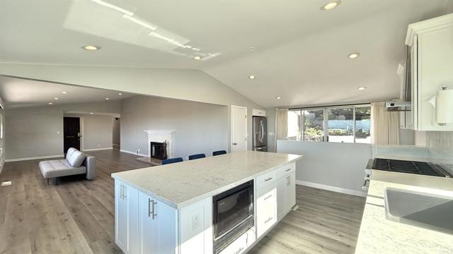 Detail Gallery Image 22 of 74 For 6611 Avenida De Las Pescas, La Jolla,  CA 92037 - 4 Beds | 3 Baths