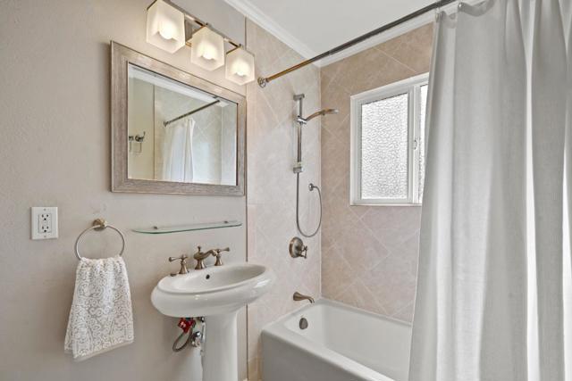 1307 Lawton Avenue, Pacific Grove CA: https://media.crmls.org/mediaz/b23a07de-ce56-46c5-8c00-c28791cdb704.jpg