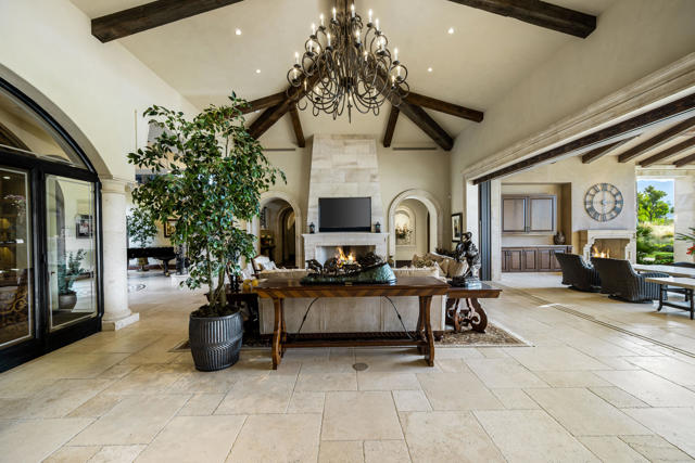 Image 9 of 102 For 52977 Via Dona