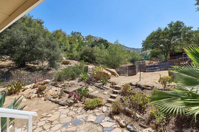14625 Mussey Grade Rd, Ramona CA: https://media.crmls.org/mediaz/b23a37c1-d6eb-4c17-98f9-0a23164a1a72.jpg