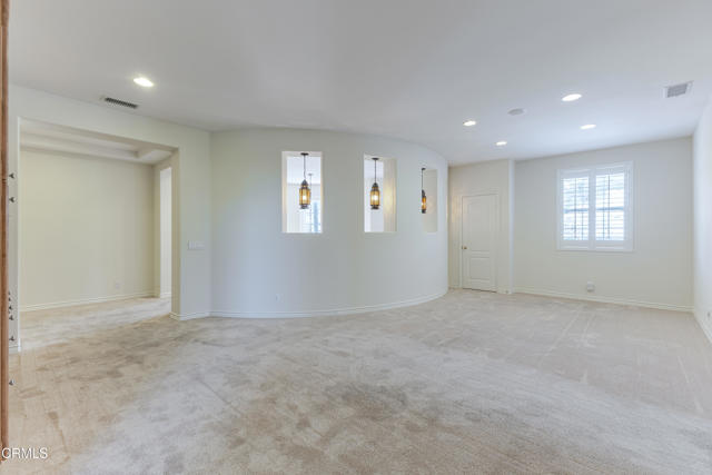 3911 Lilac Canyon Lane, Altadena CA: https://media.crmls.org/mediaz/b23b98d7-3495-4fd0-ba3b-c2f0c604dd65.jpg