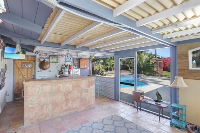 757 Anns Way, Vista CA: https://media.crmls.org/mediaz/b23c0330-0825-4feb-b1cb-8b23e4fb8fb3.jpg