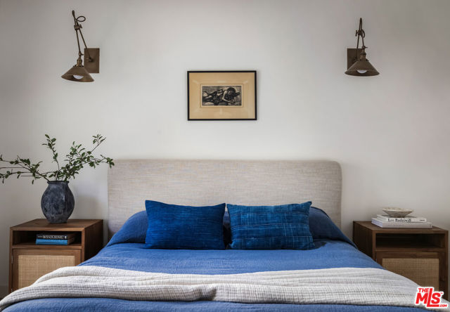 1411 Armadale Avenue, Los Angeles CA: https://media.crmls.org/mediaz/b23c5a0f-9d81-4e69-aa66-1d1daaacb8e3.jpg