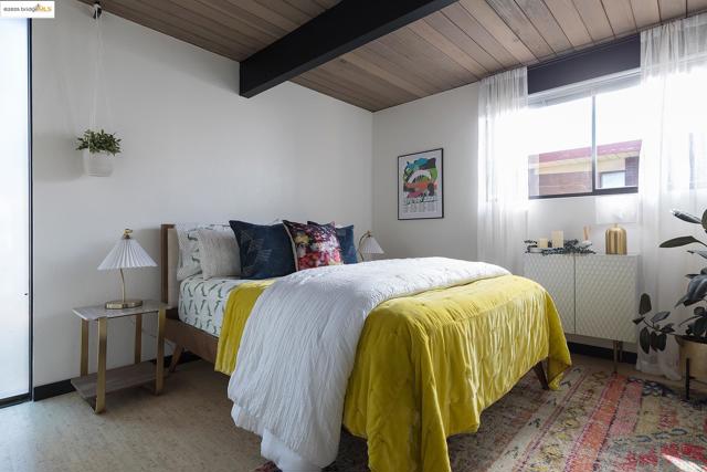 8156 Coach Dr, Oakland CA: https://media.crmls.org/mediaz/b23cb0ba-d021-43f6-8e82-95b216ac3243.jpg
