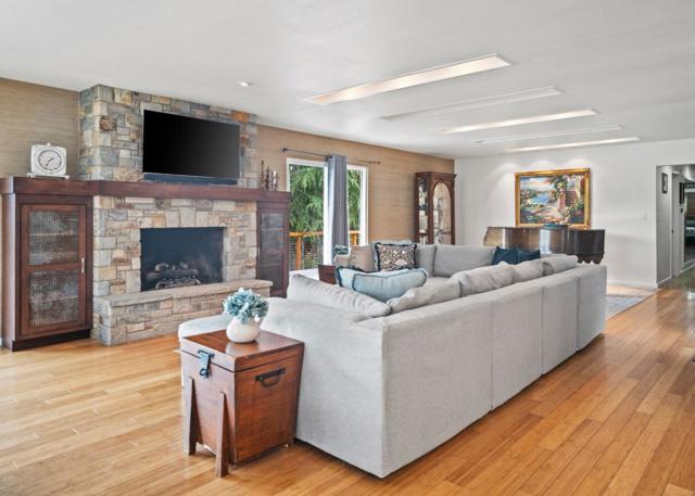 25750 Rio Vista Drive, Carmel CA: https://media.crmls.org/mediaz/b23d9281-b32a-4fec-b0eb-5dc4400d9138.jpg