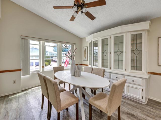 3462 Don Jose Drive, Carlsbad CA: https://media.crmls.org/mediaz/b23db7c4-a7aa-4632-af17-d06dcdbc9185.jpg