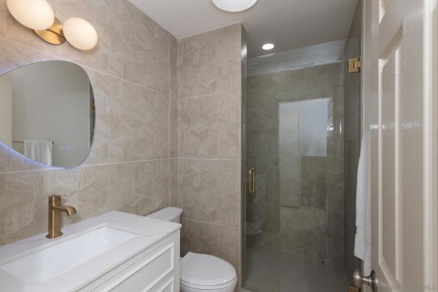 11927 Dapple Way, San Diego CA: https://media.crmls.org/mediaz/b23f12df-1e5f-4300-b1d0-3af44c2f1141.jpg