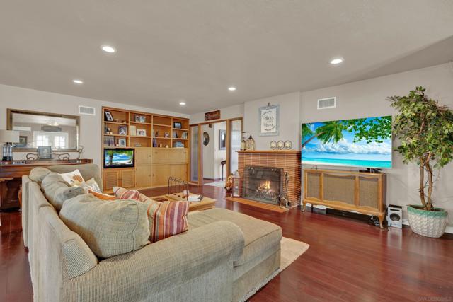 1945 Wedgemere Road, El Cajon CA: https://media.crmls.org/mediaz/b23f2c2f-534c-49df-ae74-7d91ebf4596c.jpg