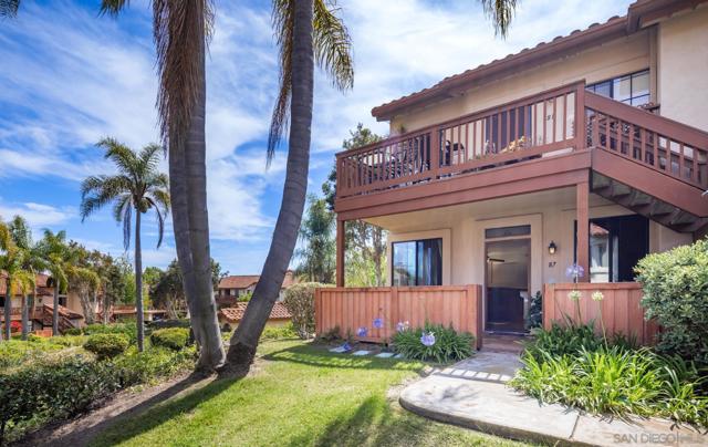 4045 Carmel View Rd, San Diego CA: https://media.crmls.org/mediaz/b23f33ce-d4a1-4397-8f0c-d0d8e96e7fc9.jpg
