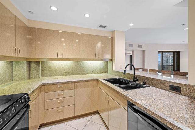 100 Harbor Drive, San Diego CA: https://media.crmls.org/mediaz/b23f6240-5a0b-4ef8-88cd-8067fae631e2.jpg