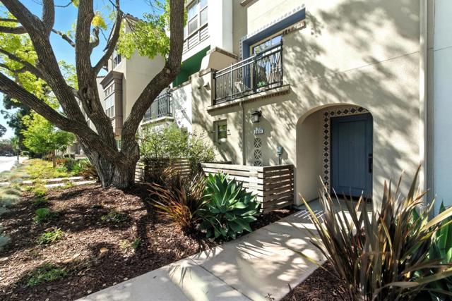 2014 W Middlefield Road, Mountain View CA: https://media.crmls.org/mediaz/b23faede-b651-46aa-91e5-e004663cf8d3.jpg