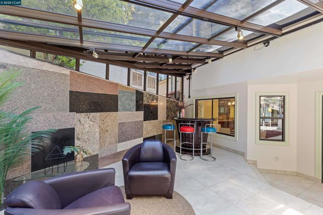 39 Mira Loma Rd, Orinda CA: https://media.crmls.org/mediaz/b2401a5e-e8a6-44cf-ab5f-d6b1fdd54d41.jpg