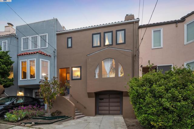 658 30Th Ave, San Francisco CA: https://media.crmls.org/mediaz/b24058c3-86d1-4cc5-b38f-c350c878d73e.jpg