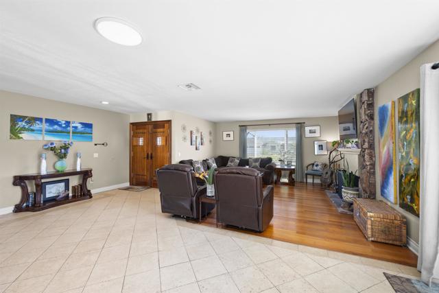 1510 2 Orangeview Dr,  CA: https://media.crmls.org/mediaz/b2408f58-10ff-46ac-b9c7-e2fef9848ca5.jpg