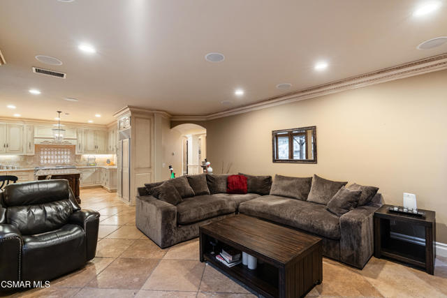 551 Rustic Hills Drive, Simi Valley CA: https://media.crmls.org/mediaz/b2414bfa-b030-49df-91ac-206e25b0f16d.jpg