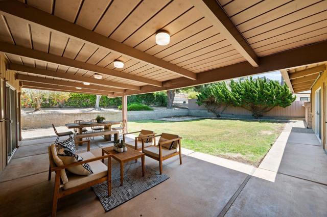 1201 Via Barranca, La Jolla CA: https://media.crmls.org/mediaz/b241c226-011d-4a76-99e5-ecb41b3013a5.jpg