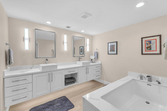 910 Island Drive, Rancho Mirage CA: https://media.crmls.org/mediaz/b2425a14-b9f1-404e-a6ef-2218241c29c0.jpg