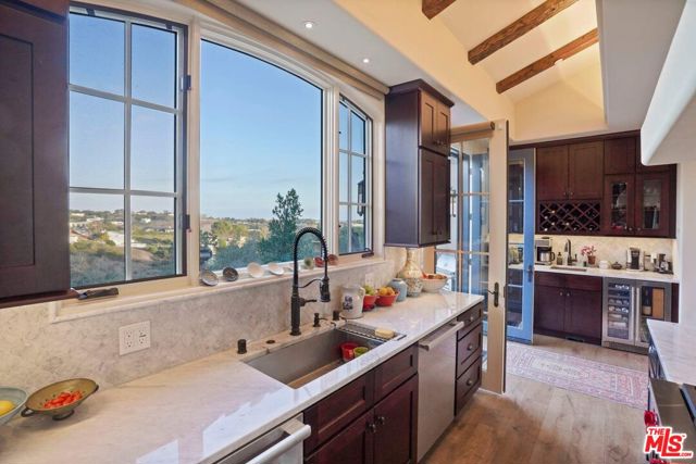 29549 Harvester Road, Malibu CA: https://media.crmls.org/mediaz/b2428a8e-3682-4524-8c24-06bedbb09d99.jpg