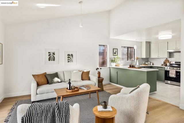 568 Vistamont Ave, Berkeley CA: https://media.crmls.org/mediaz/b242e199-f27b-4638-a888-ed36eaa2ffd7.jpg