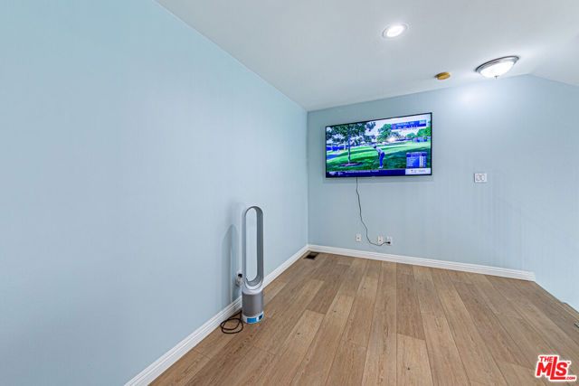 620 S Gramercy Place, Los Angeles CA: https://media.crmls.org/mediaz/b2430a1d-c74e-4189-8121-e76b16723f79.jpg