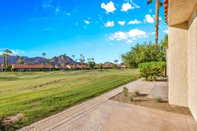 78136 Calle Norte, La Quinta CA: https://media.crmls.org/mediaz/b2432500-310a-4cd5-98ac-52026640eb63.jpg
