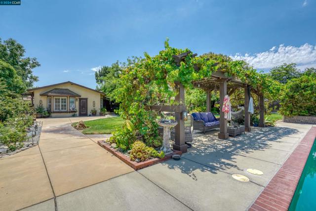 80 Yula Way, Oakley, California 94561, 5 Bedrooms Bedrooms, ,4 BathroomsBathrooms,Single Family Residence,For Sale,Yula Way,41068494