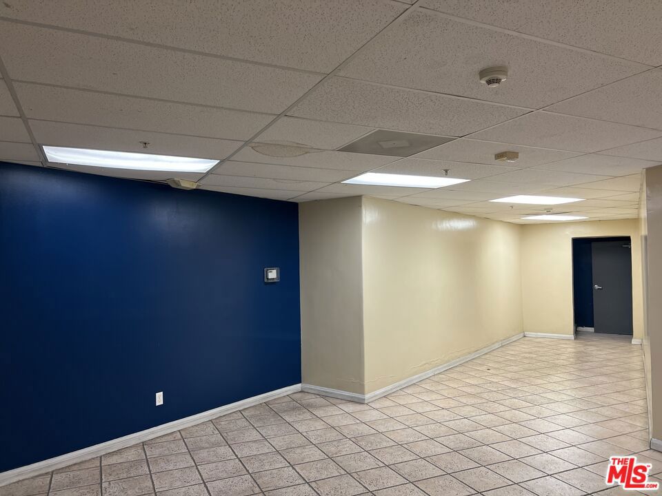 https://media.crmls.org/mediaz/b2443dfd-3f73-4951-8597-57fdd9c2b216.jpg?preset=X-Large