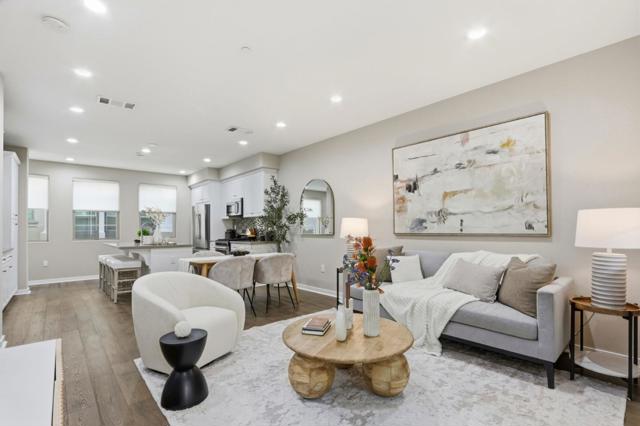 975 Cassia Place, San Jose CA: https://media.crmls.org/mediaz/b2447e76-3d68-4b5e-a390-719de9fc2fa5.jpg