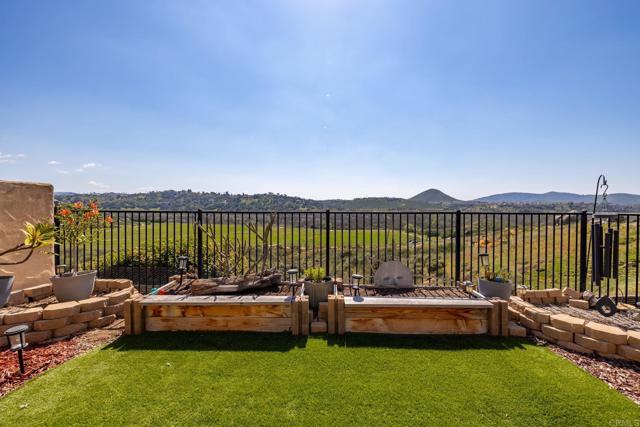 Detail Gallery Image 35 of 66 For 631 Concerto Glen, Escondido,  CA 92025 - 3 Beds | 2/1 Baths