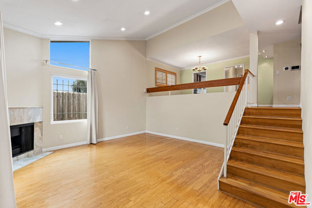 15137 Magnolia Boulevard, A photo 2
